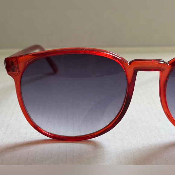 Vintage 80’s Round Oversized Red Sunglasses 55-18-145 - Picture 2 of 6